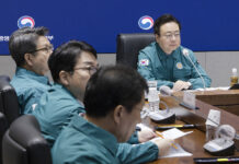 “의사 집단행동에 국민피해 방지”…복지부에 검사 파견