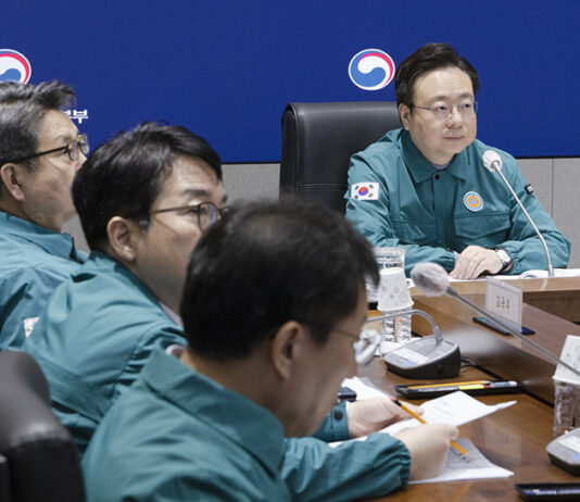 “의사 집단행동에 국민피해 방지”…복지부에 검사 파견