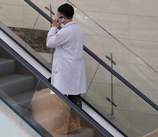 대체인력 급한 병원에 군의관 등 추가 배치…비상진료체계 강화