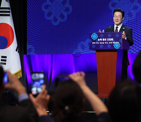 이 대통령 “재외국민들이 당당하게 말할 수 있는 대한민국 만들겠다”